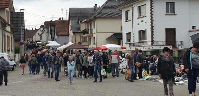 Marche Aux Puces Dans Le Bas Rhin