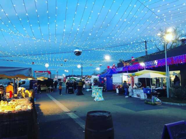 Marché de Noël à la zone de la gare d'Etauliers