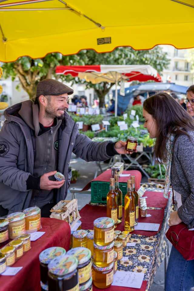 Marché traditionnel, artisanal et local - Fête des Bastides et du Vin