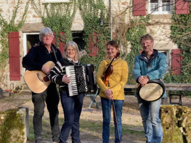 Concert au marché fermier: Les Compères