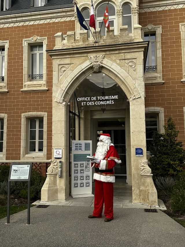 Rencontre avec le Père Noël à l'office de tourisme et des congrès