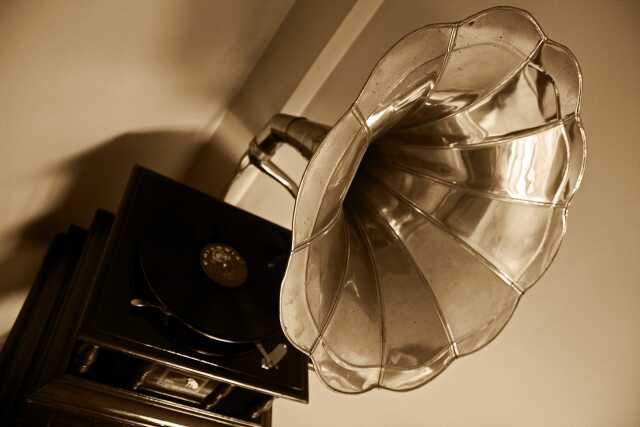 Histoire de l'enregistrement sonore  : Les Phonographes - ANNULE