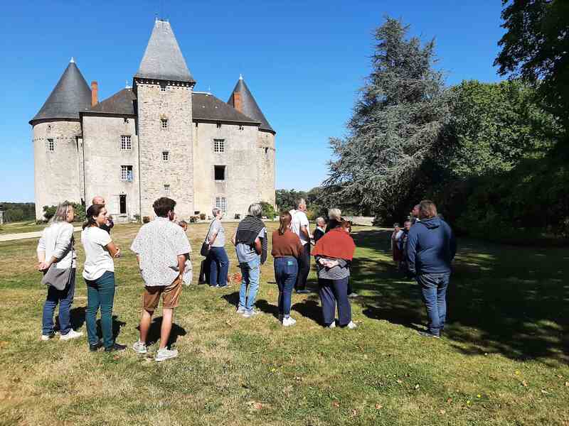 Visite du Château de Brie et de sa grange médiévale