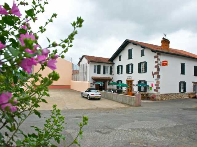 Fêtes de village : repas poule au pot