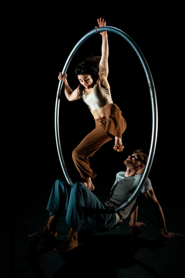 Agora Pôle National Cirque - In Difference [création] / Jef Everaert et Marica Marinoni