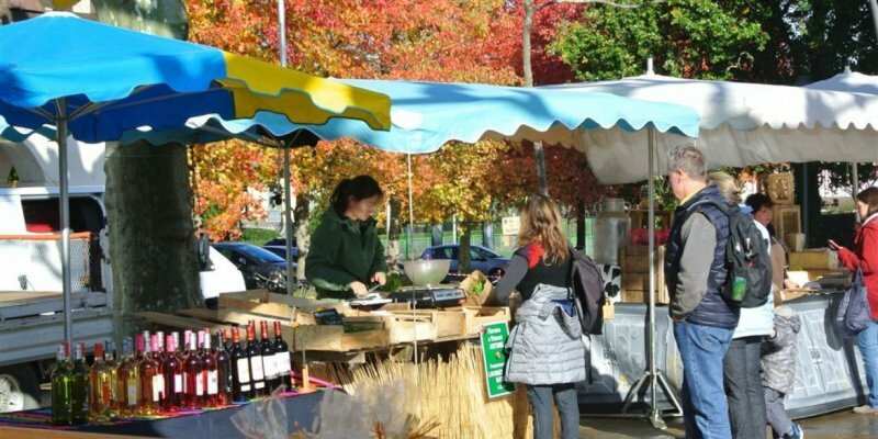 Petit Marché Traditionnel Hebdomadaire