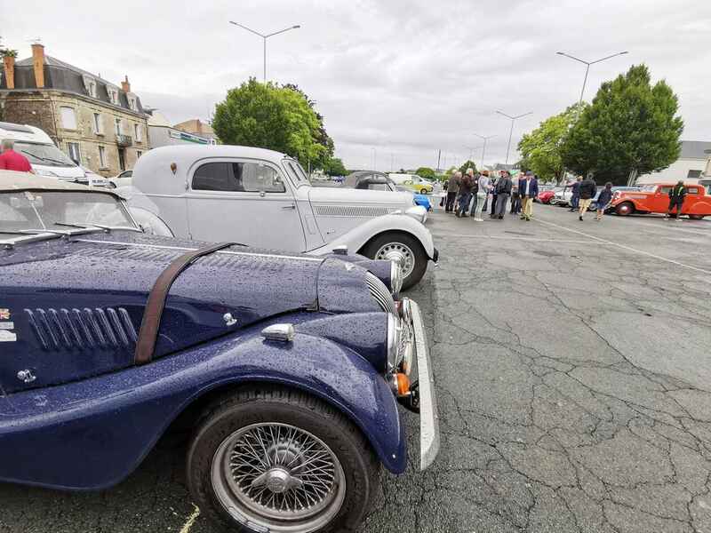 La balade des voitures anciennes