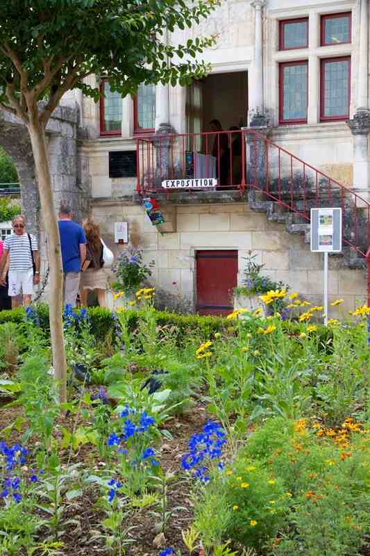 Exposition: Valageas