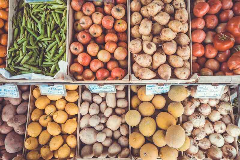 Marché traditionnel du dimanche matin