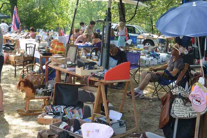 Vide grenier du grand lac