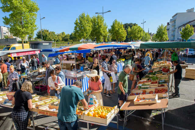 Marché Place des Carmes- Limoges