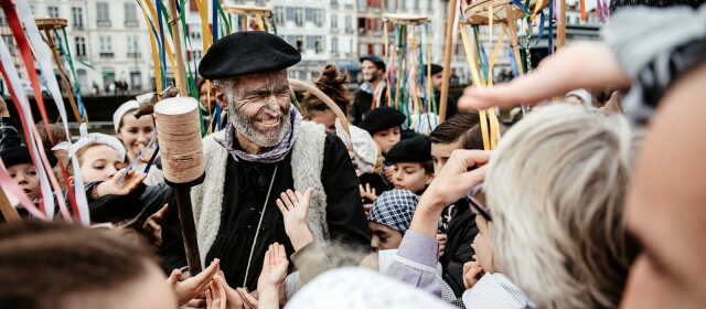 Défilé d'Olentzero : le charbonnier du Pays Basque