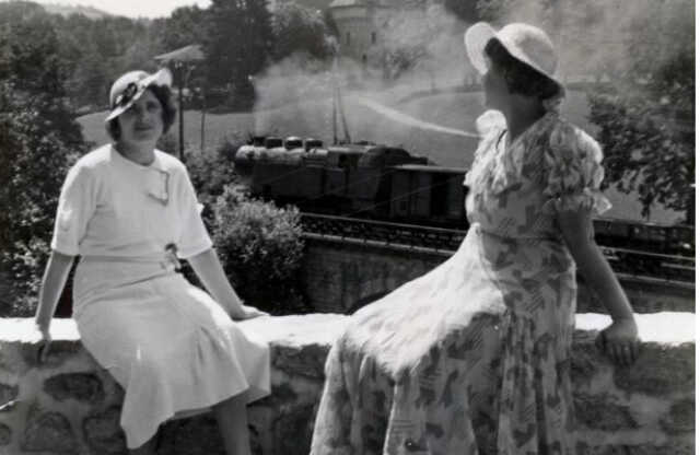 Exposition : Un train peut en cacher un autre