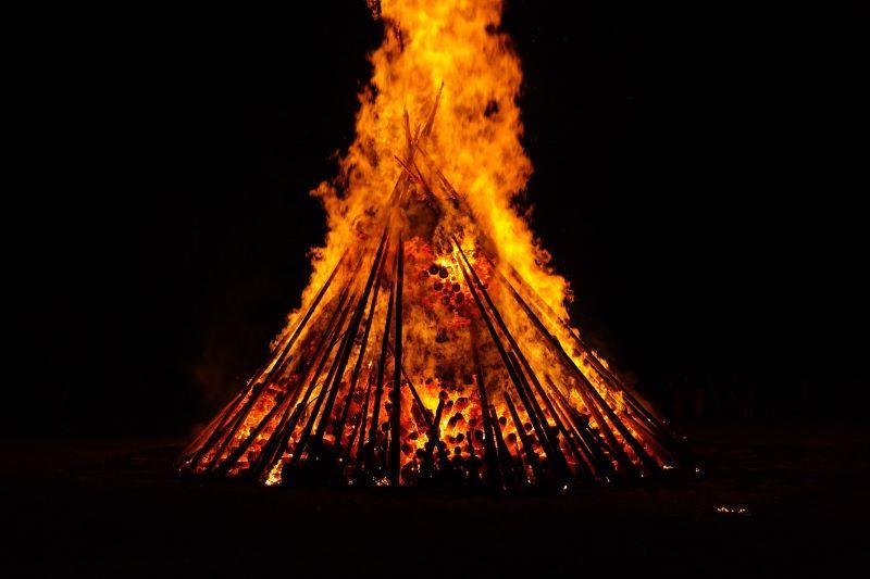 Feu de la Saint Jean à Marquay