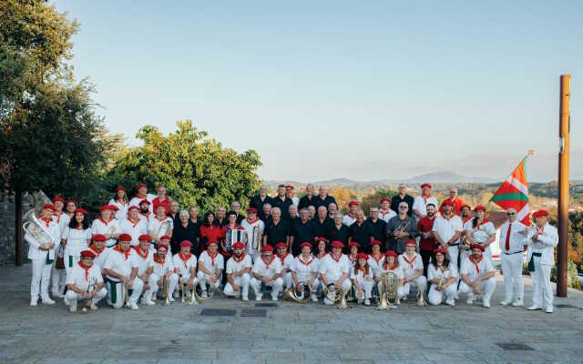 Choeurs basques d'hommes Gogotik + batterie-fanfare Alegera