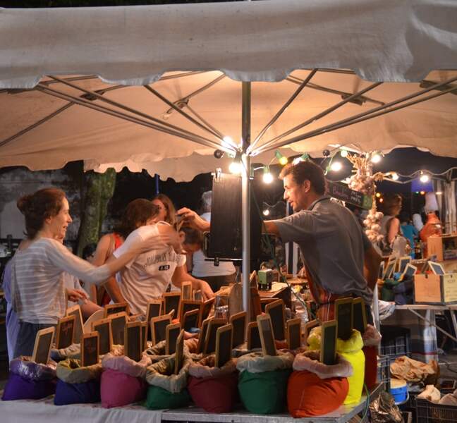 Starlit Night Market: A Festive and Gourmet Extravaganza on Place de l’Etoile!