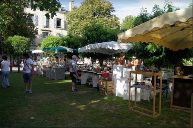 Marché aux potiers d'Argentat-sur-Dordogne