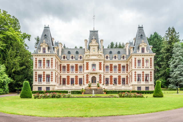 Visite guidée de certains salons de réception de la Préfecture et de son parc