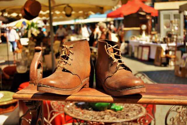 Braderie jouets et vêtements