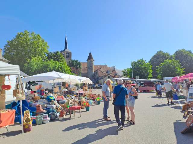 Foire mensuelle Moulins-Engilbert