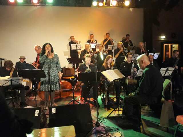 CRISS CROSS BIG BAND