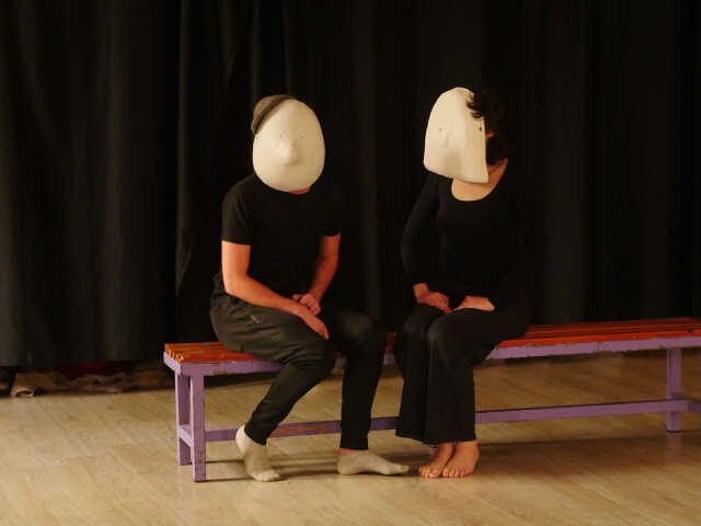 STAGE DE JEU DE MASQUES LARVAIRES