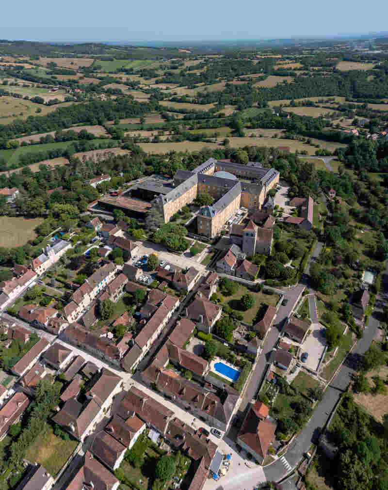 Visite guidée de Montfaucon, Bastide anglaise du 13°