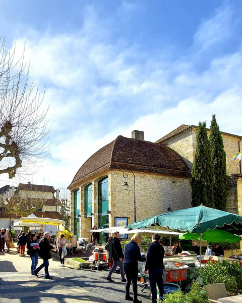 Marché dominical à Souillac