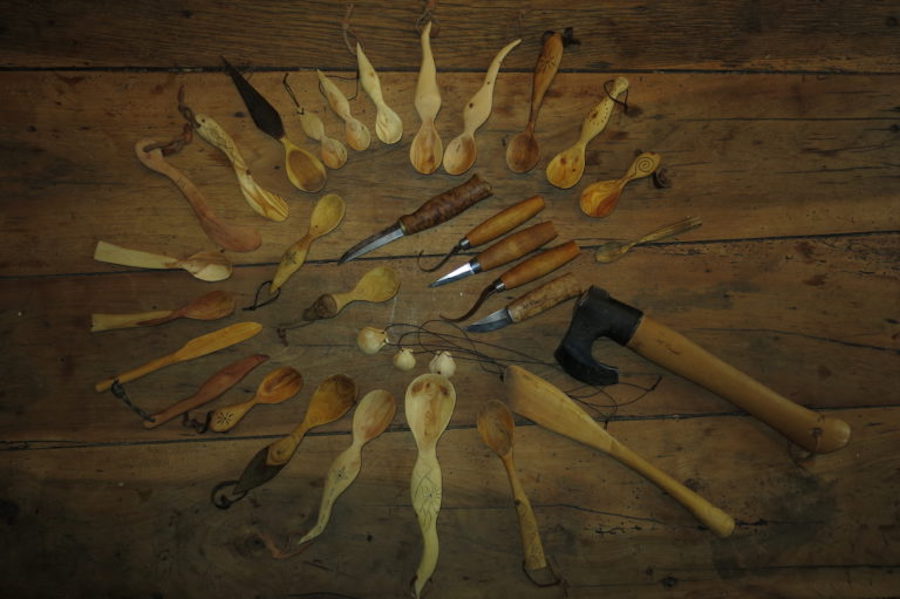 Stage : cuillères en bois au couteau au Bouyssou