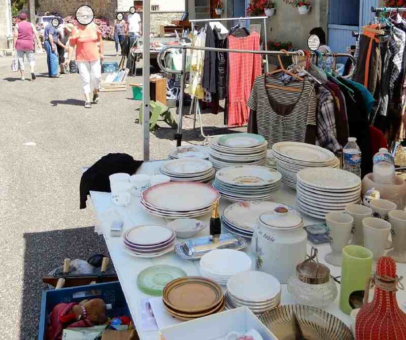 VIDE-GRENIERS À PRESSIGNY