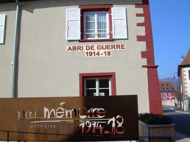 Visite guidée : l'exposition à l'Abri mémoire