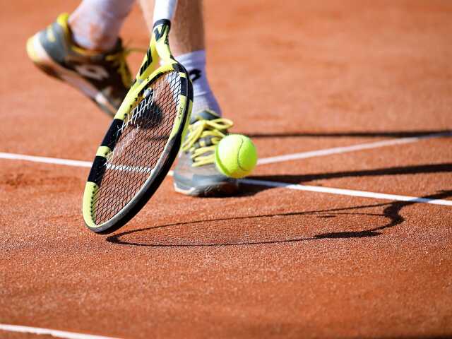 Semaine bleue : initiation au tennis