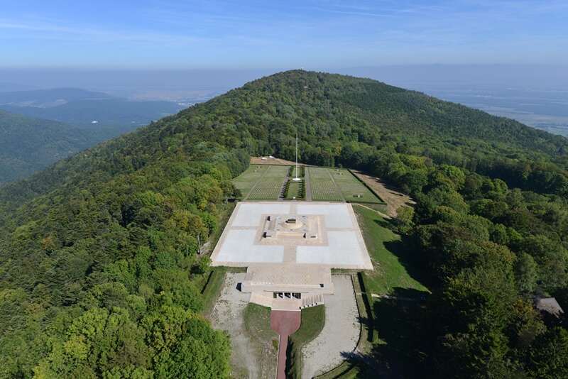 Visite guidée : monument national et nécropole du Hartmannswillerkopf