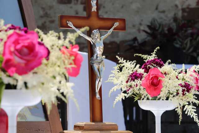 Messe et procession de la Fête-Dieu