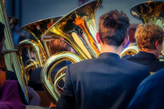 Concert : flamboiement de voix et cuivres