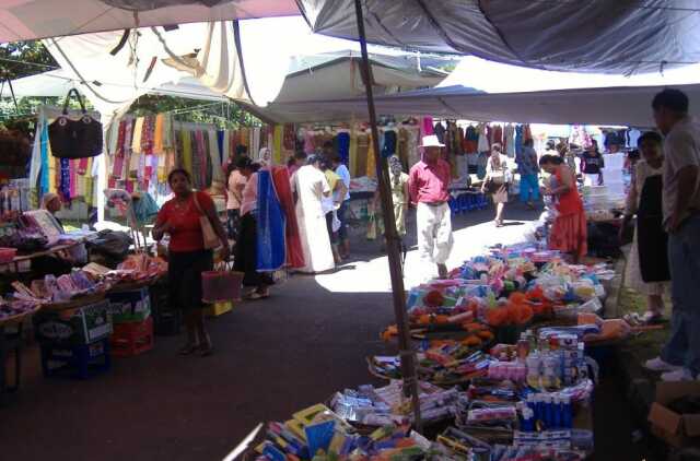 Marché de la brocante - place des Dominicains