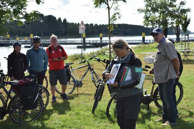 Visite guidée à vélo à travers les réserves de part et d’autre du Rhin