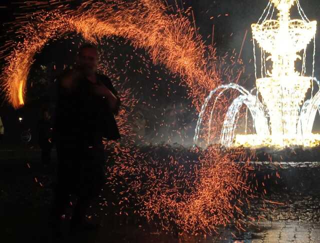 Spectacle de  feu - Flaming Caravan'