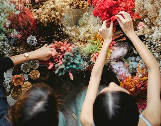 Atelier : Décor automnal sur bois et fleurs séchées