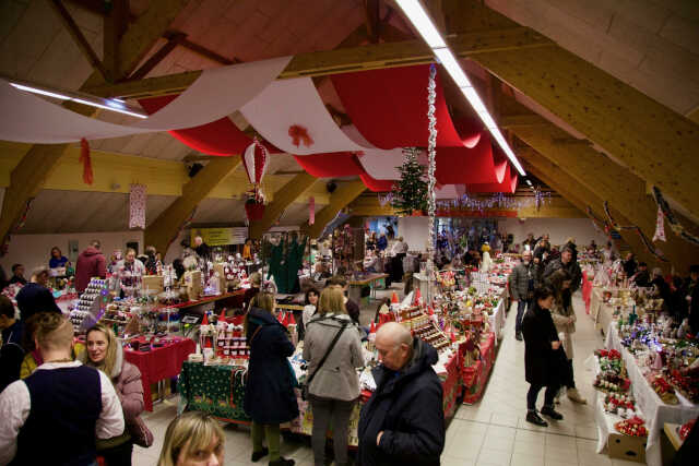 Marché de Noël et sa petite ferme