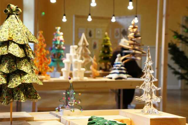 Exposition - concours : création de sapins
