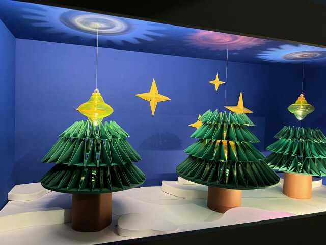 Exposition : les boules de Meisenthal, direction des étoiles