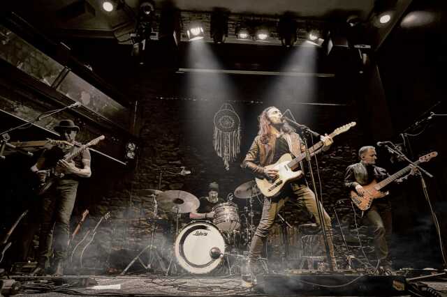 Concert - Circle of Mud