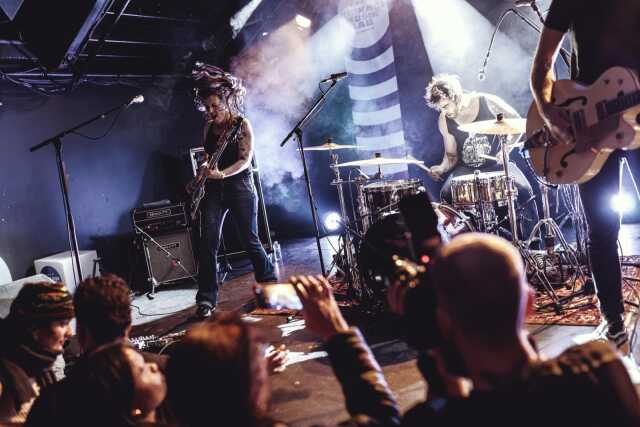 Des Lendemains Qui Chantent : Ninhasi Musik Lab/111/Stupid Giant