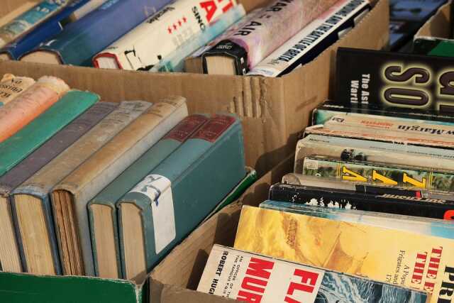 Vente de livres de la médiathèque