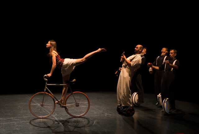 Octobre Rose 2025 : Spectacle ExCentriques au centre culturel Jean-Pierre-Fabrègue