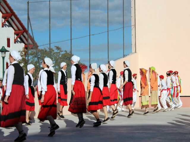 Fêtes de village : cavalcade et talo