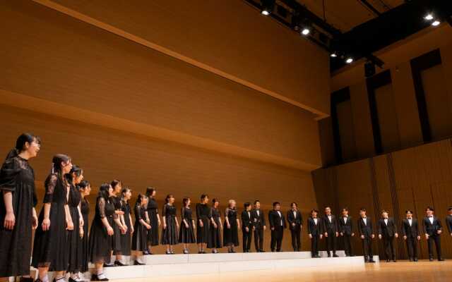 Dimanches en musique: sopra il fiume (choeur japonais)