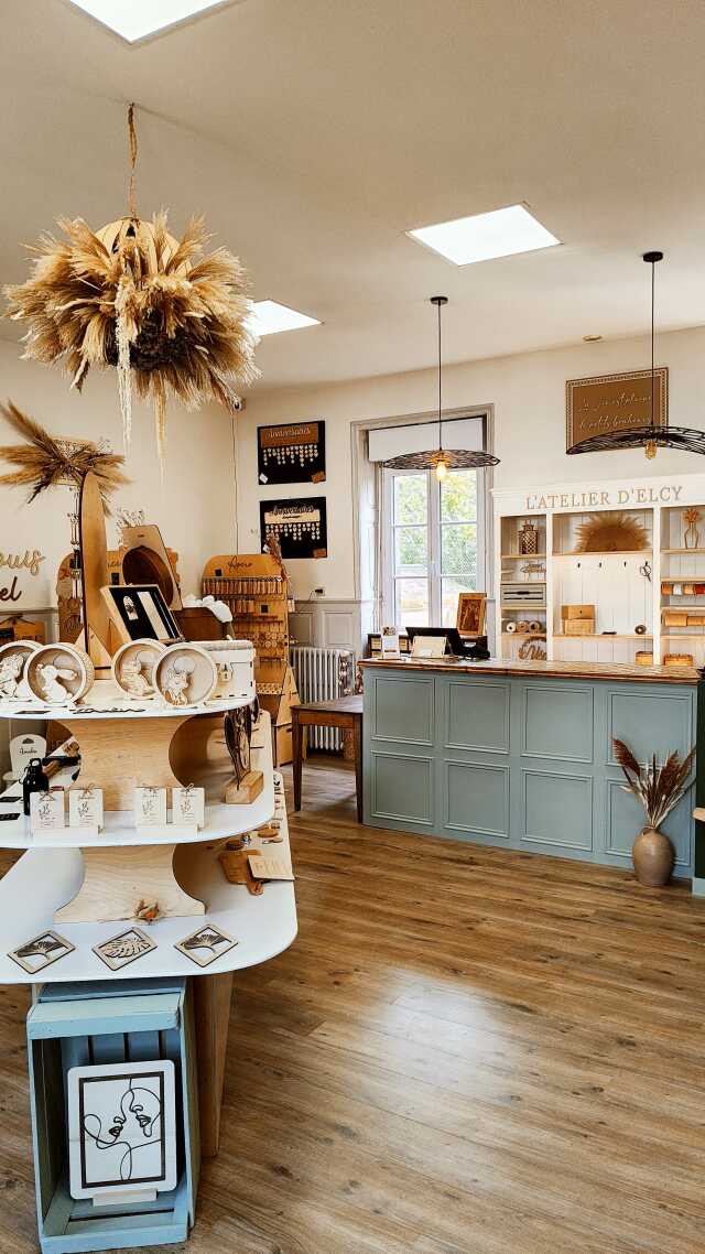 Ici, nos savoir-faire - Visite de L'Atelier d'Elcy - Créateurs de décorations en bois