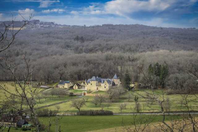 Exposition sur le village d'Aubas